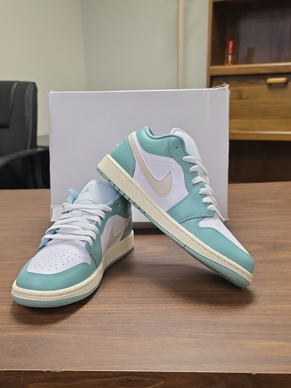 Jordan 1 Low White/Lt Orewood Brown-Cannon DC0774-138 Women's 8.5 New